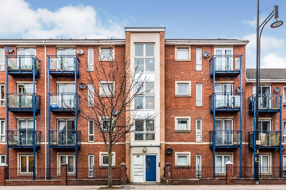 Main image of 2 bedroom  Flat to rent, Stretford Road, Manchester, M15
