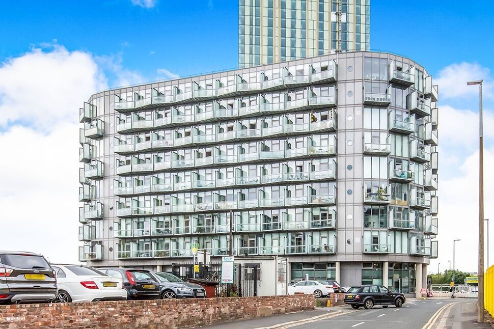 2 bedroom Flat to rent, Burton Place, Manchester, M15 £1,300 pcm