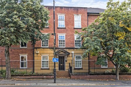 Liverpool Road, 2 bedroom  Flat to rent, £1,450 pcm