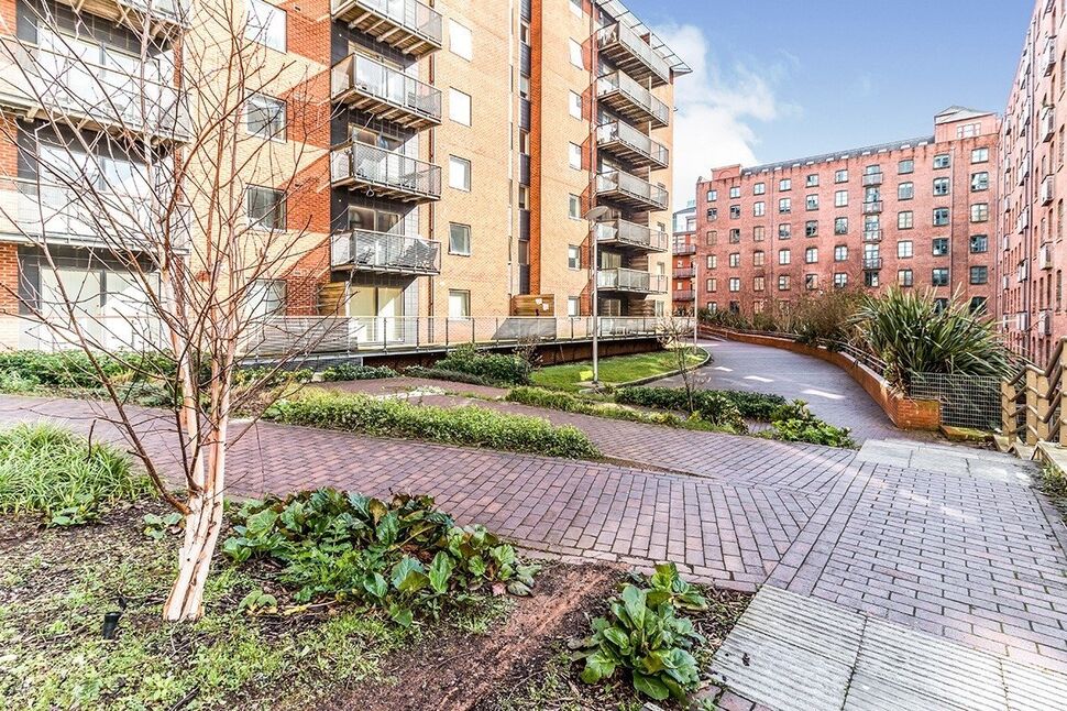 Main image of  Flat to rent, Lower Chatham Street, Manchester, Greater Manchester, M1