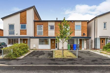Dunsop Avenue, 3 bedroom Mid Terrace House to rent, £1,300 pcm