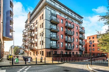 Blantyre Street, 2 bedroom  Flat to rent, £1,300 pcm