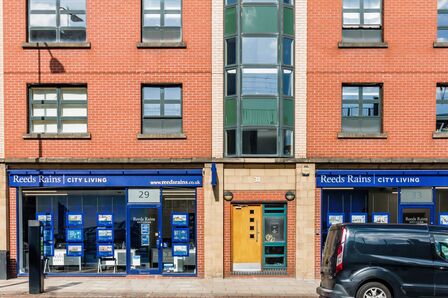 Whitworth Street West, 2 bedroom Flat to rent, &pound;1,250 pcm