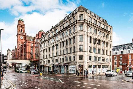 Oxford Road, 1 bedroom  Flat to rent, £1,100 pcm