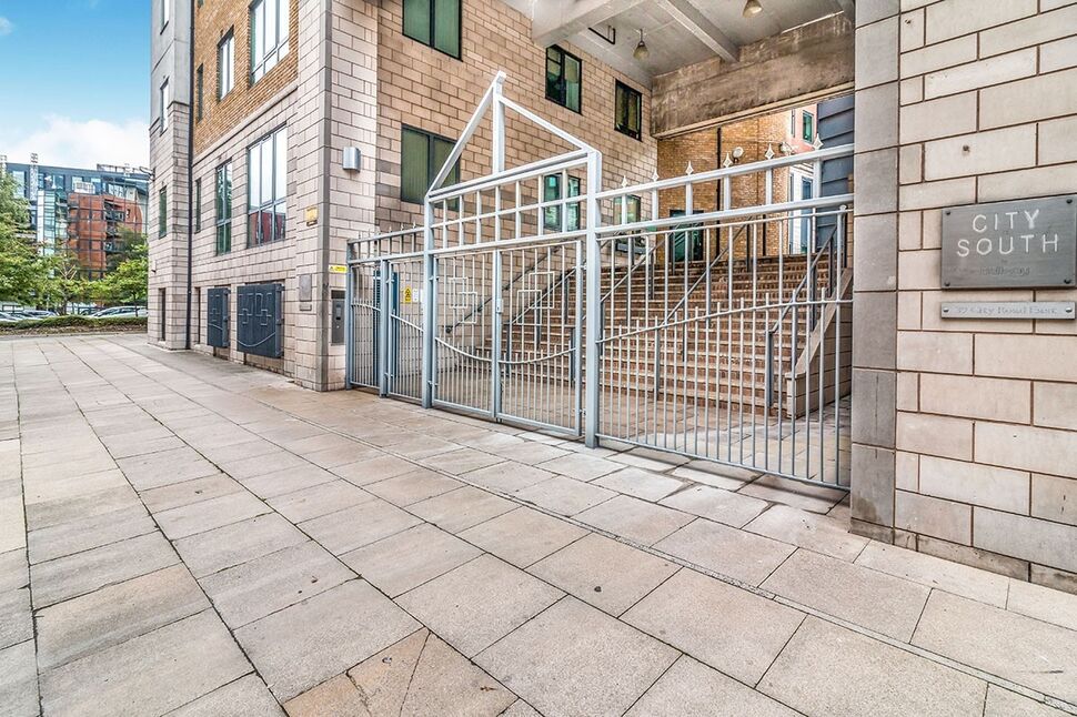 Main image of 2 bedroom Flat to rent, City Road East, Manchester, Greater Manchester, M15