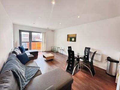 Whitworth Street West, 2 bedroom  Flat to rent, £1,400 pcm