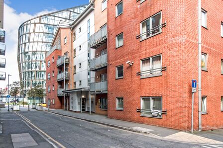 2 bedroom  Flat to rent
