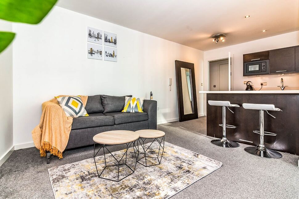 Open Plan Living Room / Kitchen