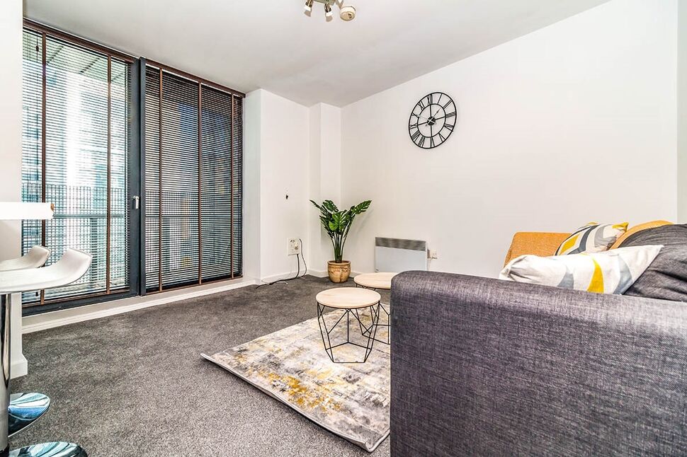 Open Plan Living Room / Kitchen