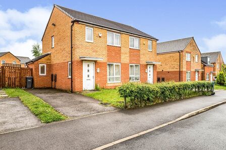 2 bedroom Semi Detached House to rent