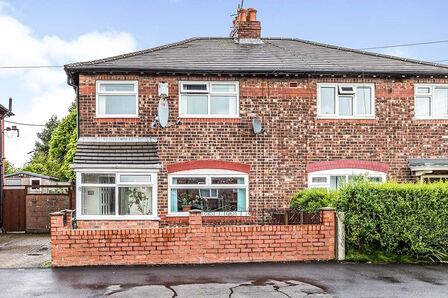 Folkestone Road West, 3 bedroom Semi Detached House to rent, £1,150 pcm