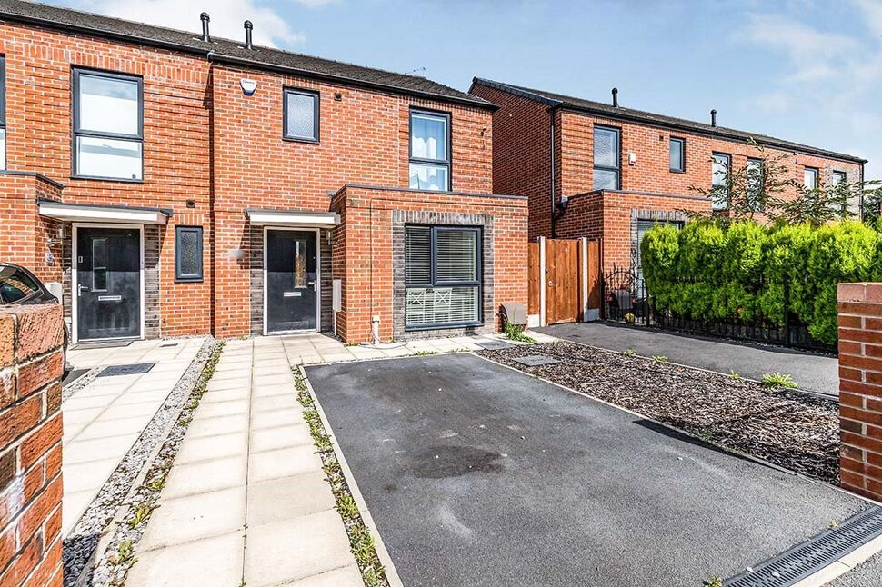 Main image of 3 bedroom Semi Detached House to rent, Garforth Avenue, Manchester, M4