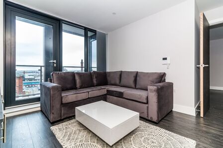 Hallmark Tower, 2 bedroom  Flat to rent, £1,450 pcm
