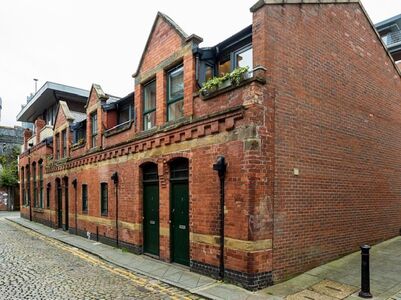 1 bedroom Mid Terrace House to rent