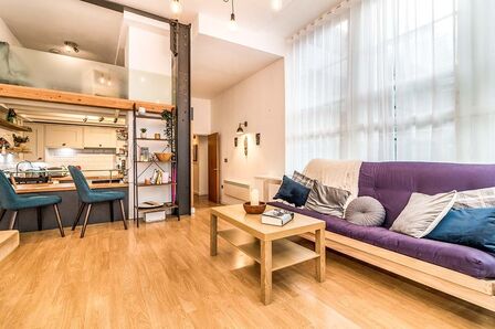 Princess Street, 2 bedroom  Flat to rent, £1,500 pcm