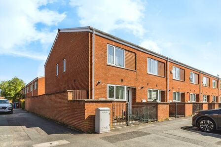 2 bedroom End Terrace House to rent