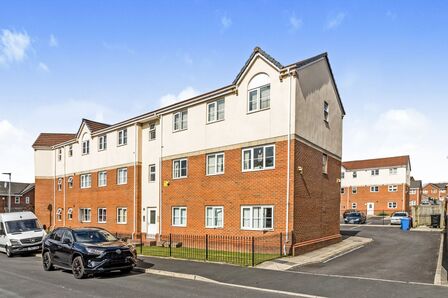 Blueberry Avenue, 2 bedroom  Flat to rent, £1,050 pcm