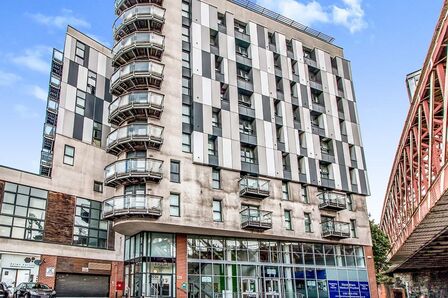 Chapel Street, 3 bedroom  Flat to rent, £1,100 pcm