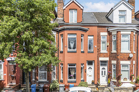 4 bedroom Mid Terrace House for sale