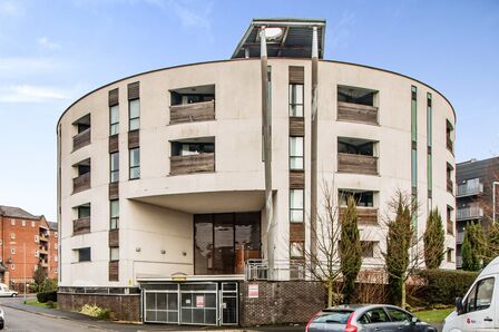 Boston Street, 2 bedroom Flat to rent, &pound;1,200 pcm