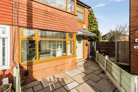 2 bedroom Semi Detached House to rent