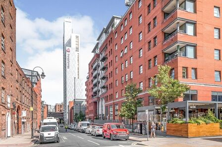 Lower Ormond Street, 1 bedroom  Flat for sale, £205,000