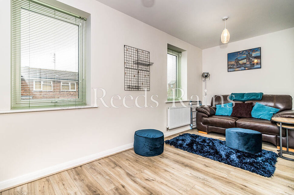 3 bedroom Mid Terrace House for sale, Skerry Close, Manchester, M13 £