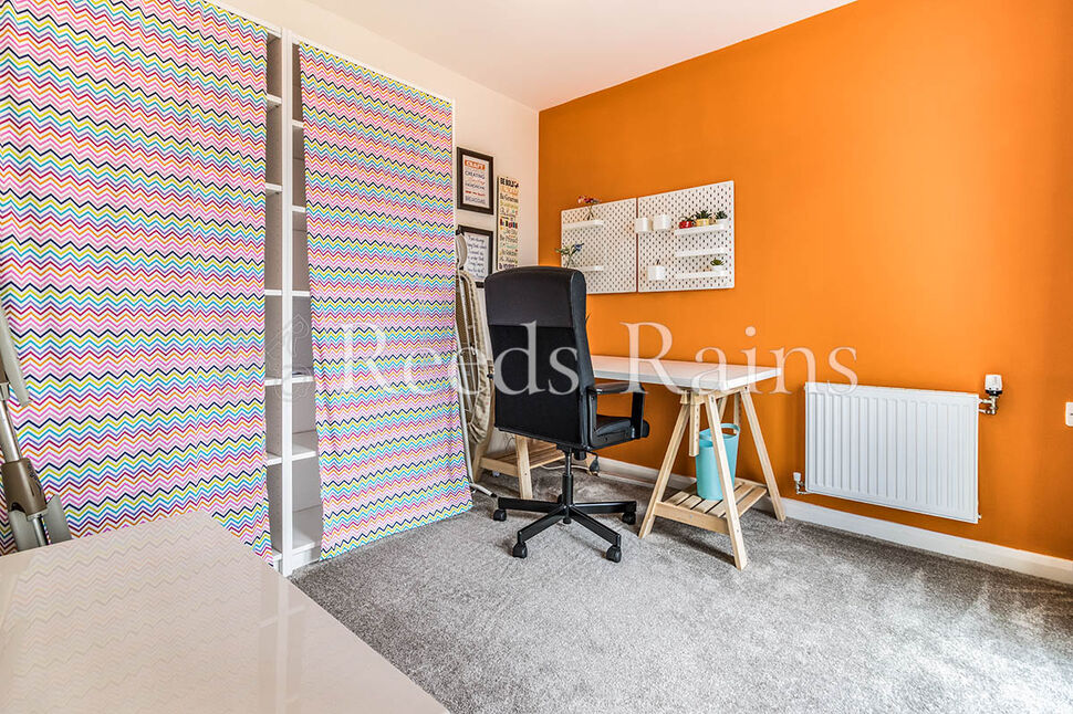 3 bedroom Mid Terrace House for sale, Skerry Close, Manchester, M13 £