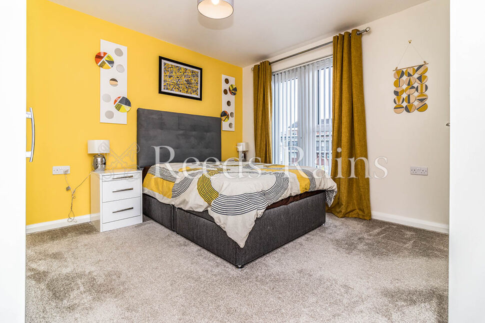 3 bedroom Mid Terrace House for sale, Skerry Close, Manchester, M13 £