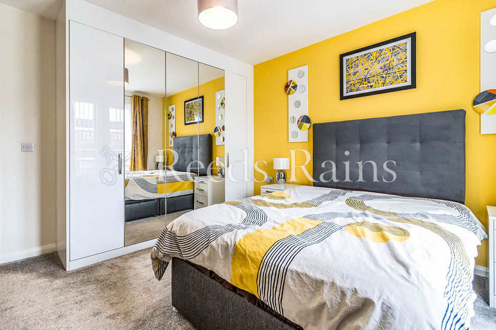 3 bedroom Mid Terrace House for sale, Skerry Close, Manchester, M13 £