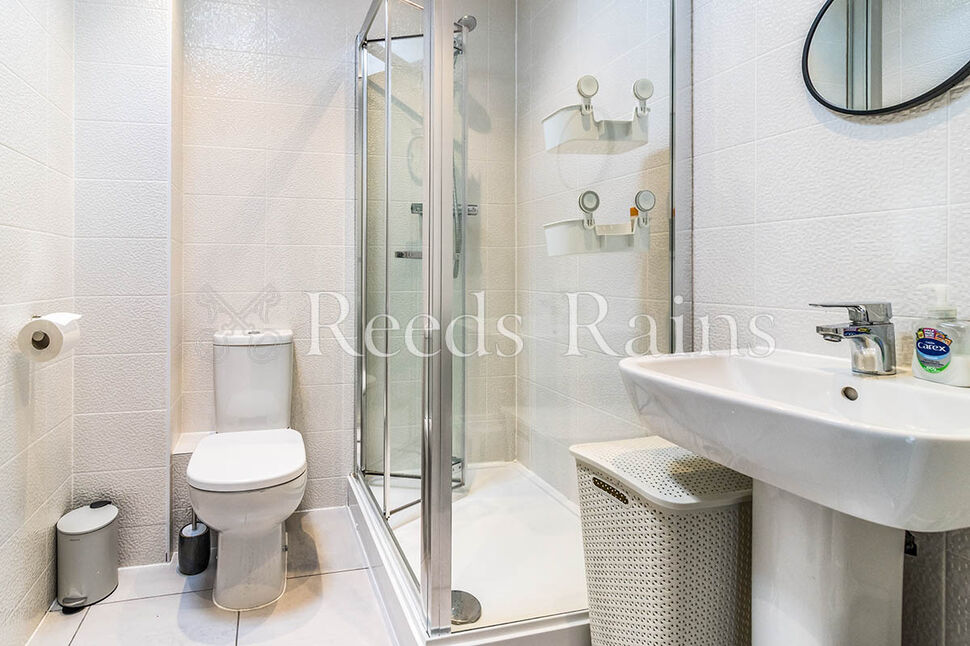 3 bedroom Mid Terrace House for sale, Skerry Close, Manchester, M13 £