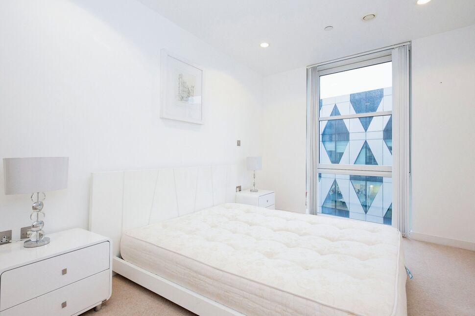 2 bedroom Flat for sale, Pink, Media City UK, M50 £250,000