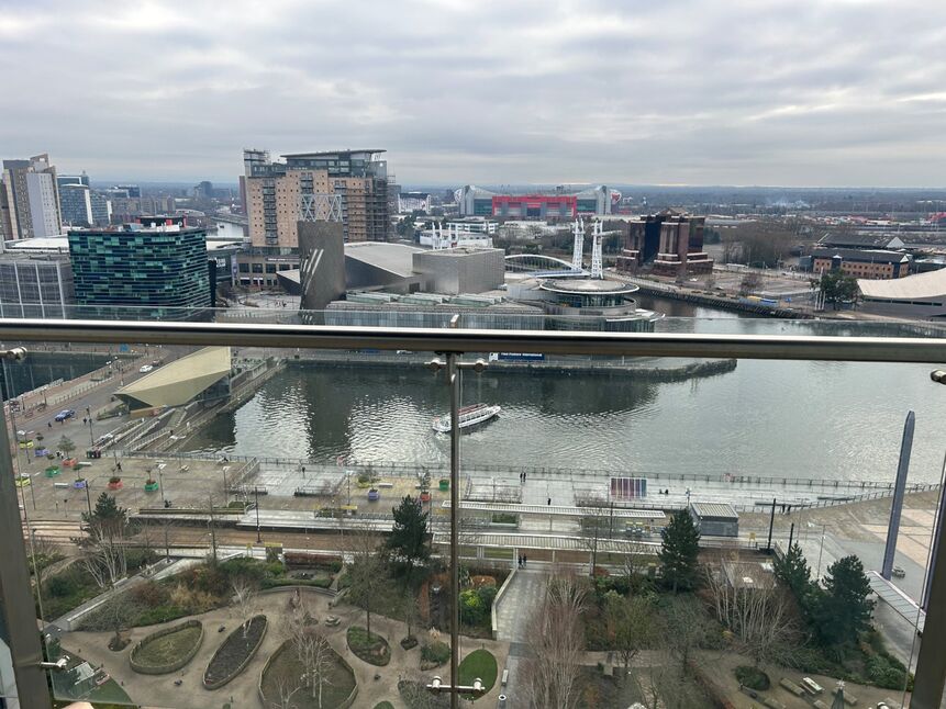 2 bedroom Flat for sale, Pink, Media City UK, M50 £250,000