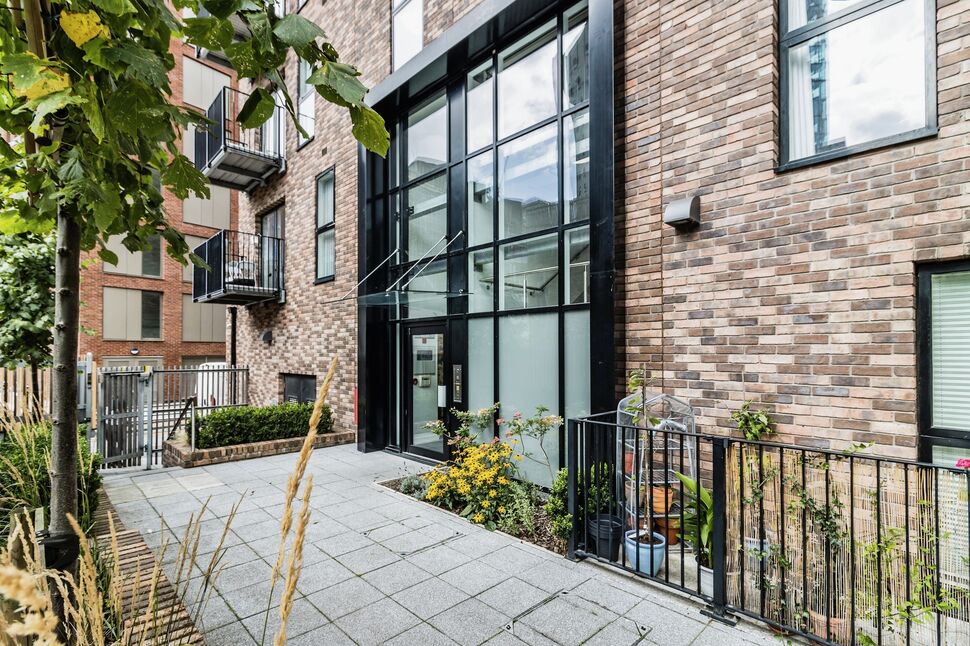 Main image of 1 bedroom Flat to rent, Lockgate Mews, Manchester, Greater Manchester, M4