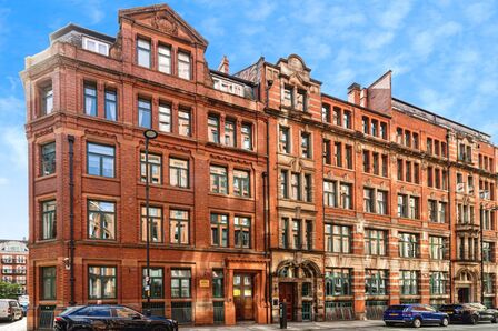 Whitworth Street, 2 bedroom  Flat to rent, £1,450 pcm
