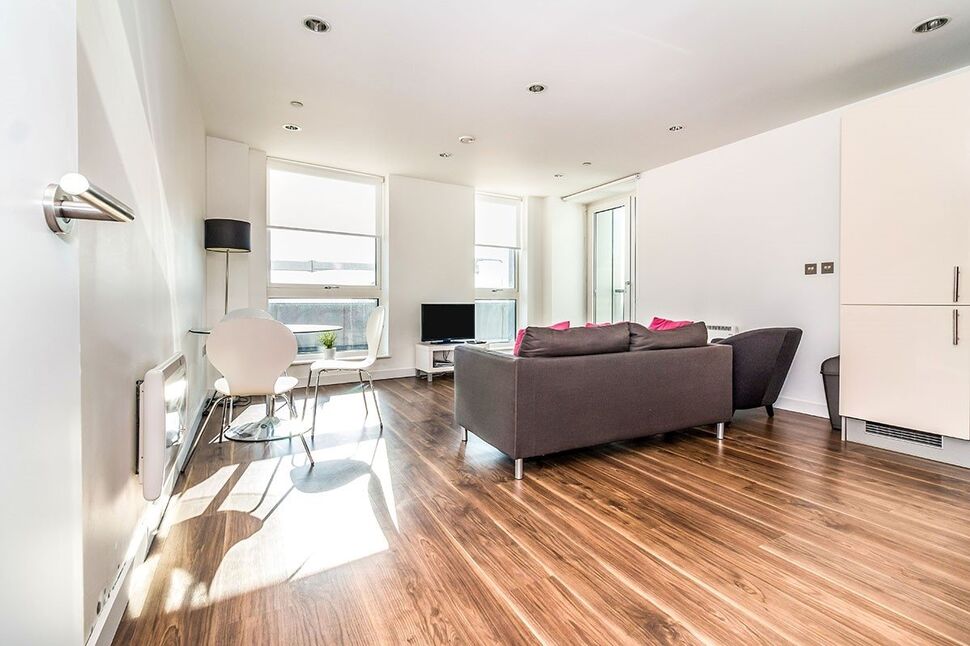 3 bedroom Flat for sale, Blue, Media City UK, M50 £230,000