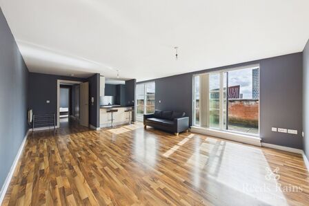 Lower Ormond Street, 1 bedroom Flat to rent, &pound;1,300 pcm
