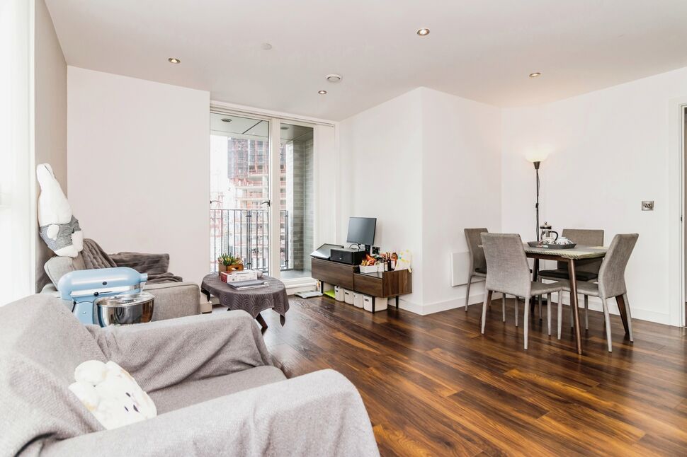 Living Area / Kitchen