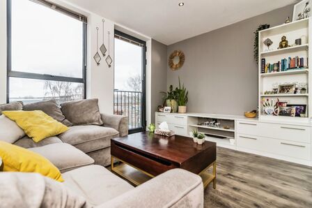 George Leigh Street, 2 bedroom  Flat to rent, £1,400 pcm