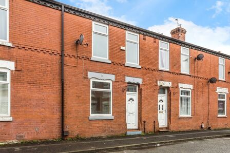 3 bedroom Mid Terrace House to rent