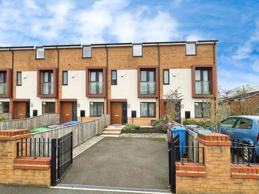 3 bedroom Mid Terrace House for sale, Hartfield Close, Manchester, M13