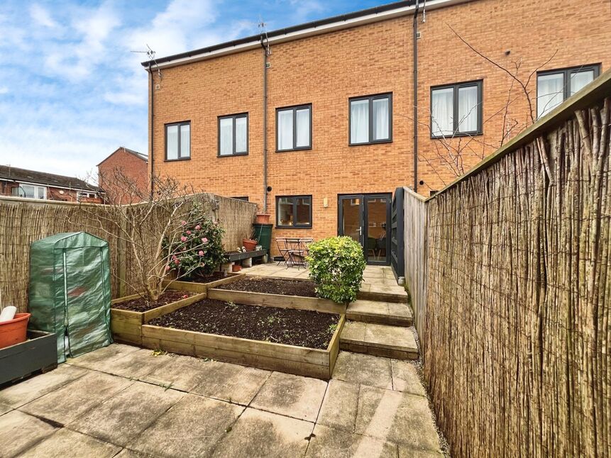 3 bedroom Mid Terrace House for sale, Hartfield Close, Manchester, M13