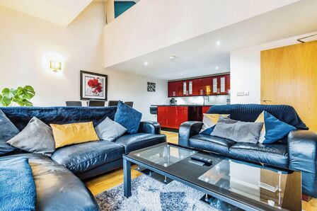 Jutland Street, 2 bedroom  Flat for sale, £300,000