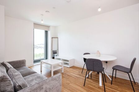 Michigan Point Tower D, 2 bedroom  Flat for sale, £210,000
