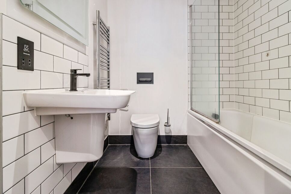 En-Suite Bathroom