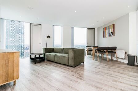 Silvercroft Street, 2 bedroom Flat to rent, &pound;1,950 pcm