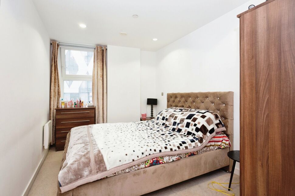 2 bedroom Flat for sale, Pink, Media City UK, M50 £170,000