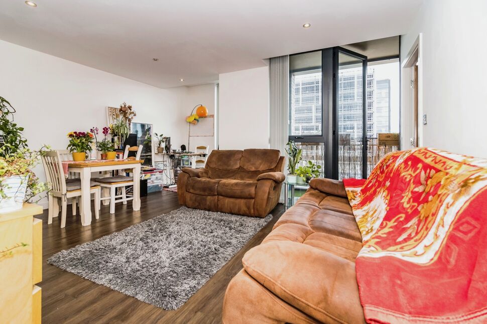 Main image of 1 bedroom Flat for sale, Oldham Road, Manchester, M4