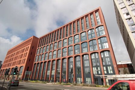 Spinners Way, 1 bedroom  Flat to rent, £1,050 pcm