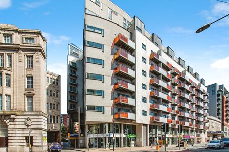 Whitworth Street West, 2 bedroom  Flat to rent, £1,450 pcm